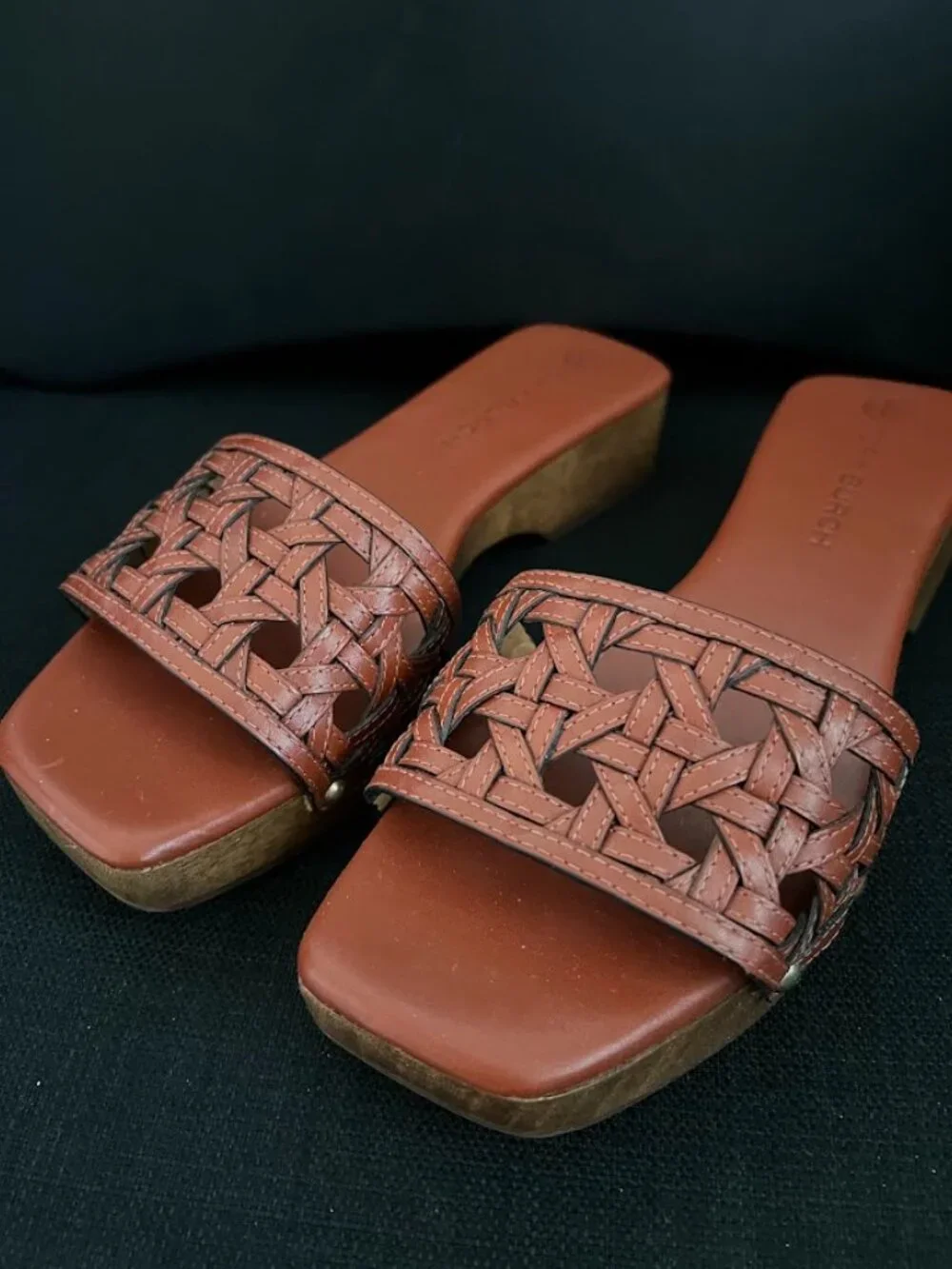 Tory Burch Basket Weave Brown Leather Clogs Wooden Slide Mules Sandals Size 7.5